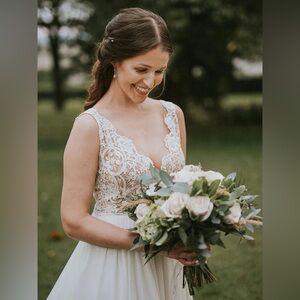 A-Line/Princess Chiffon Lace V-neck Sleeveless Wedding Dress